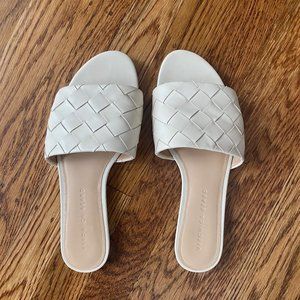 Veronica Beard Senta woven slide sandal off white Size 8